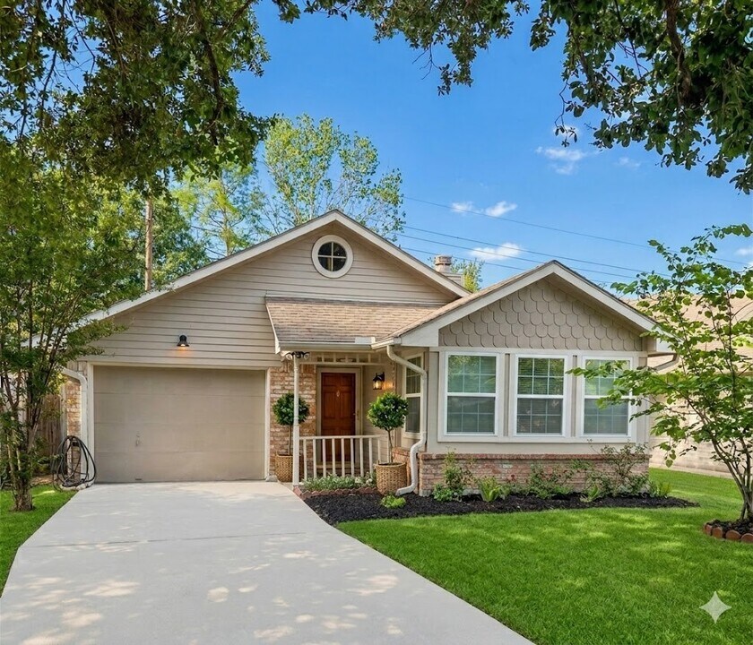 9302 Golden Sunshine Dr in Houston, TX - Building Photo