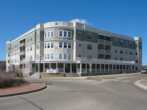 Clover Field Condominiums in Chaska, MN - Building Photo - Building Photo