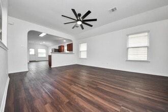 10306 White Fir Villa Ave in Houston, TX - Foto de edificio - Building Photo