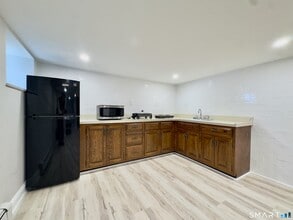 96 Knickerbocker Ave in Stamford, CT - Building Photo - Building Photo