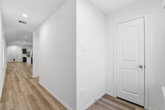 1834 Legacy Hills Dr in Houston, TX - Building Photo - Building Photo