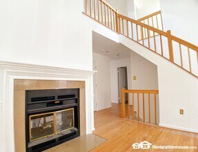 13 Tivoli Lake Ct in Silver Spring, MD - Building Photo - Building Photo