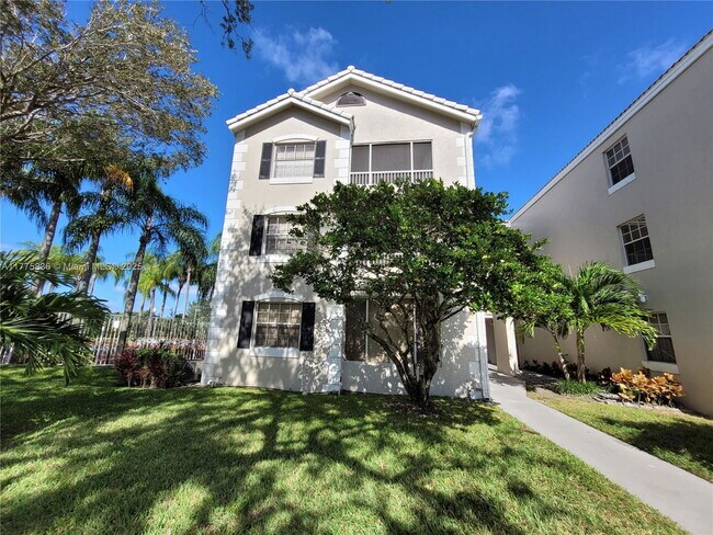 property at 2861 N Oakland Forest Dr