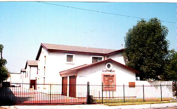 4145-4149 Rowland Ave in El Monte, CA - Foto de edificio - Building Photo