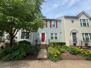 718 Pine Tree Ct in Warrenton, VA - Building Photo - Building Photo