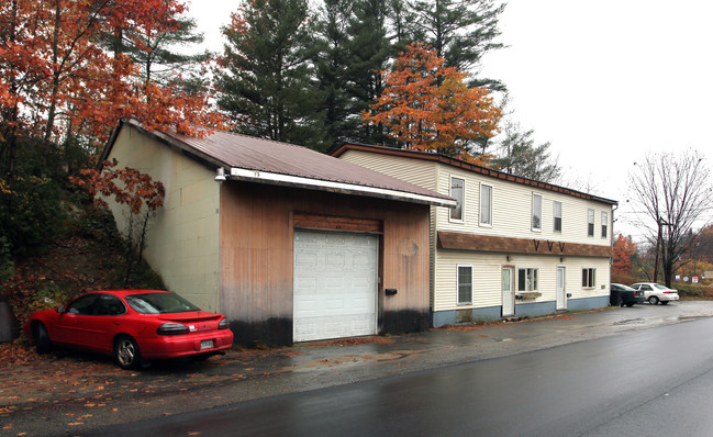 9 Oxford St in South Paris, ME - Building Photo - Building Photo