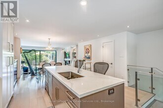 53 Forsythe St in Oakville, ON - Building Photo - Building Photo