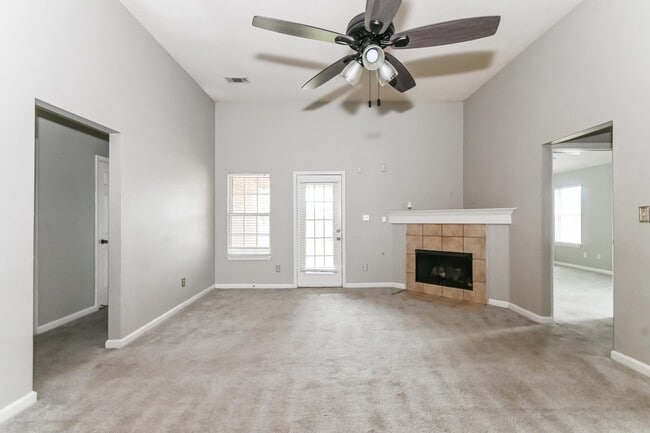 1216 Jackson Pond Cir in Cordova, TN - Building Photo - Building Photo