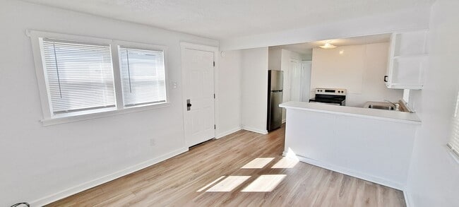 390-392 W Cherry Ln in Dallastown, PA - Building Photo - Building Photo