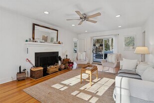 1240 W Rd in Cutchogue, NY - Building Photo