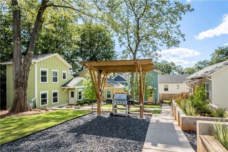 1353 Finley St NE in Atlanta, GA - Building Photo - Building Photo