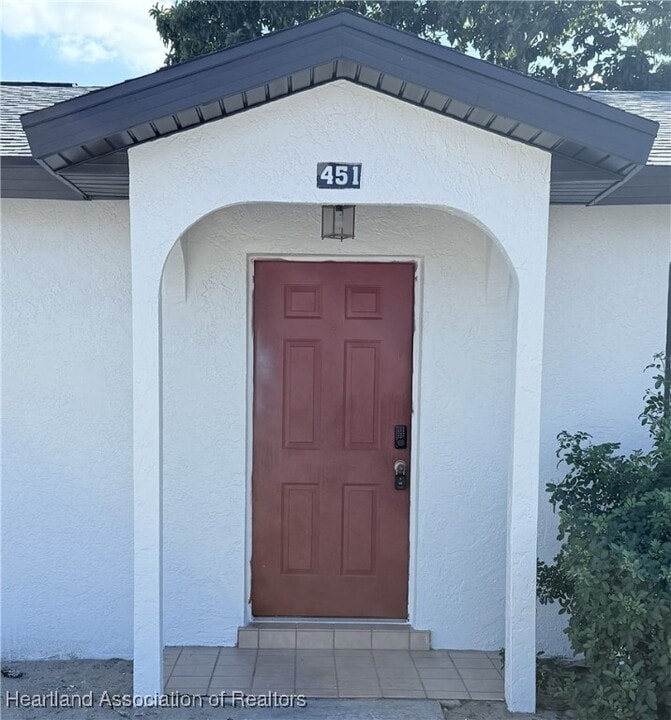 451 Las Palmas Cir in Avon Park, FL - Building Photo