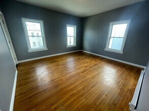 77 Fox St in Worcester, MA - Building Photo - Building Photo