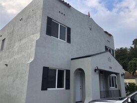 1700 NW 22nd Ct in Miami, FL - Building Photo