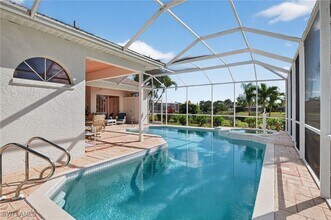 6687 Huntley Ln S in Naples, FL - Foto de edificio - Building Photo