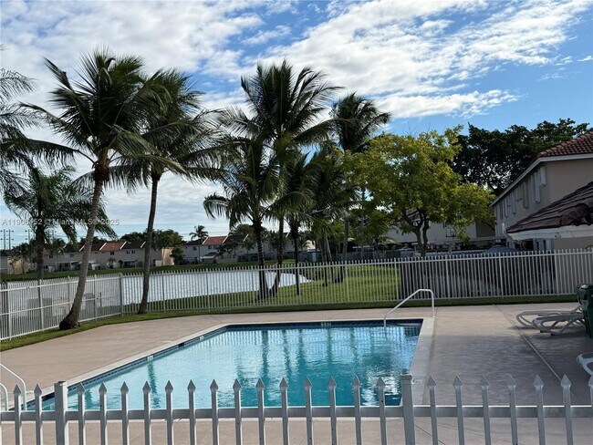 13914 SW 178th St in Miami, FL - Building Photo - Building Photo