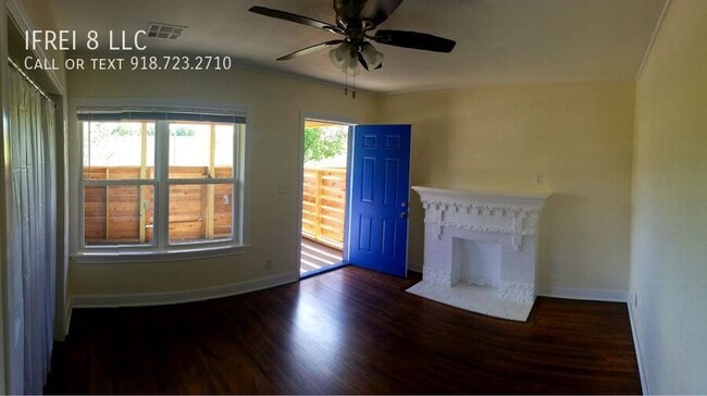 property at 2865 E Admiral Pl