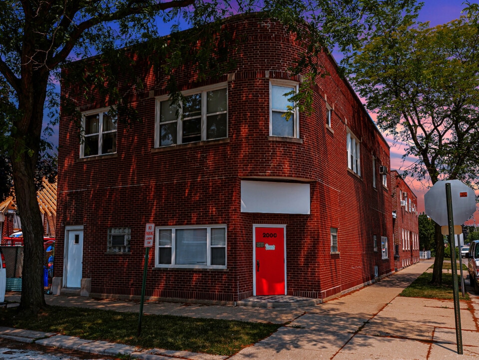 2000 York St in Blue Island, IL - Building Photo