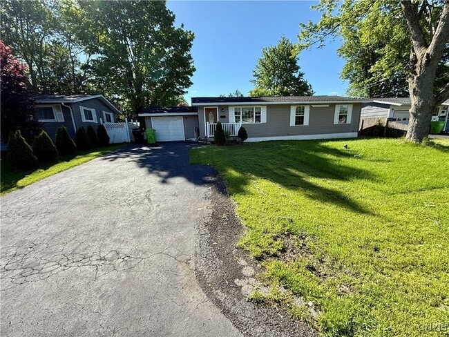 114 Grandy Dr in Liverpool, NY - Building Photo - Building Photo