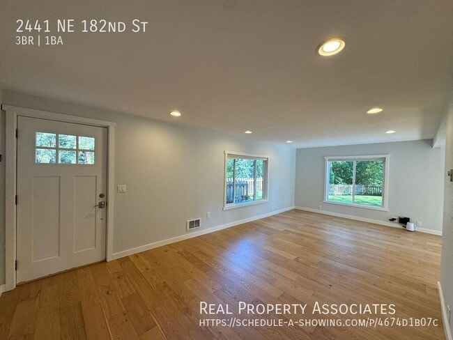 2441 NE 182nd St in Shoreline, WA - Building Photo - Building Photo
