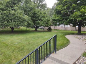 5102 25th Ave Ct-Unit -301 in Moline, IL - Building Photo - Building Photo
