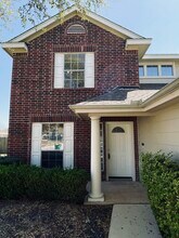 7246 Autumn Acres in Converse, TX - Foto de edificio - Building Photo