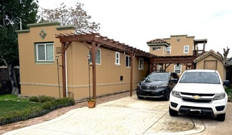 220 E Home St in Oakley, CA - Building Photo