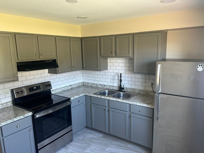 1040 S York Rd, Unit 1S