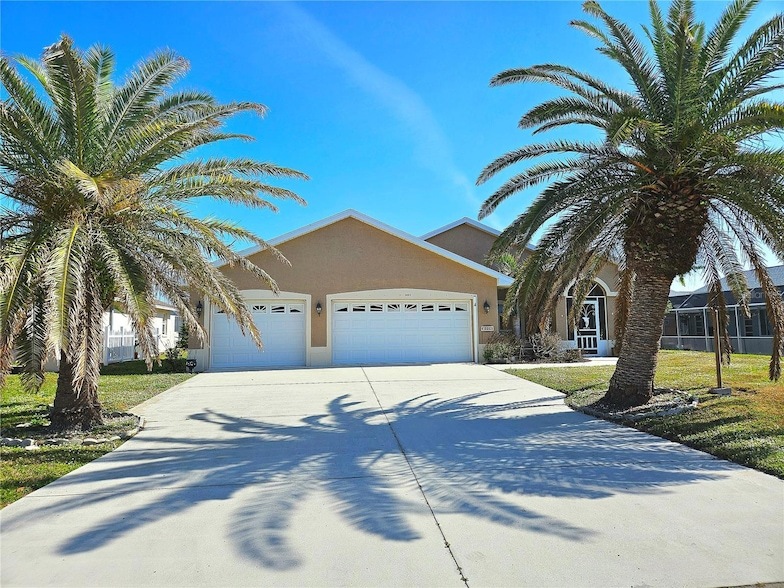 5883 Monroe Rd in Venice, FL - Building Photo