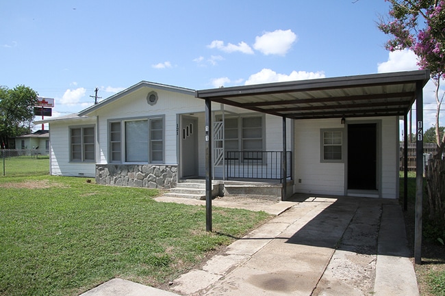 property at 121 N McEntire Ct