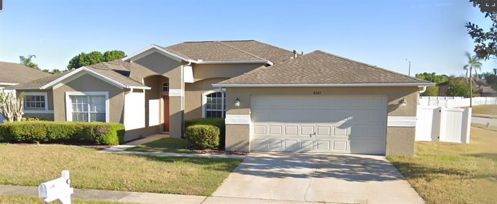 4347 Brandon Ridge Dr in Valrico, FL - Building Photo