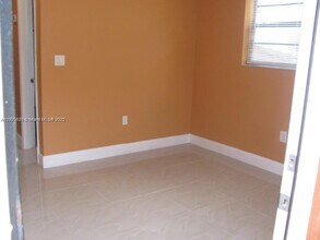 311 NE 57th St in Miami, FL - Foto de edificio - Building Photo