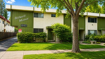 Bidwell Manor in Chico, CA - Building Photo
