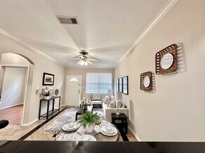 9400 Bellaire Blvd in Houston, TX - Building Photo - Building Photo