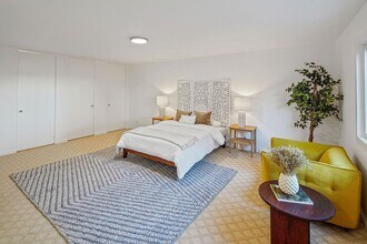 1102 Maple St in Santa Monica, CA - Building Photo - Building Photo
