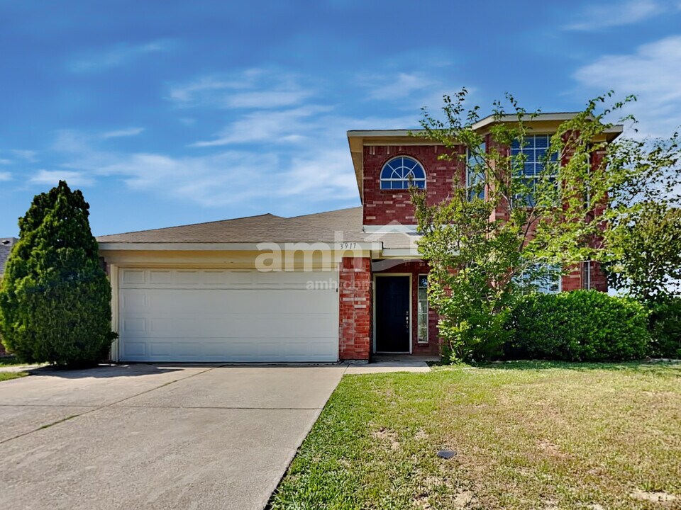 3917 Periwinkle Dr in Fort Worth, TX - Building Photo