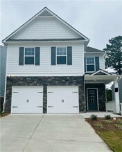 35 Berry Dr in Dawsonville, GA - Foto de edificio - Building Photo