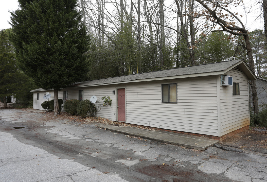 Oak Brook Apartments in Easley, SC - Building Photo