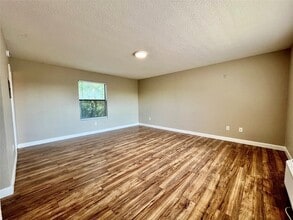 701 W Sycamore St, Unit 205 in Denton, TX - Building Photo - Building Photo