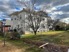 83 Lee St in Pawtucket, RI - Building Photo - Building Photo