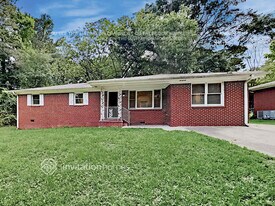 258 Palms Ln SW in Mableton, GA - Building Photo