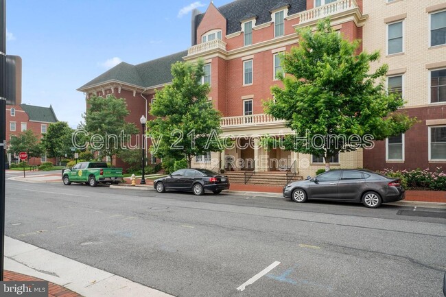 2109 Main Line Blvd in Alexandria, VA - Building Photo - Building Photo