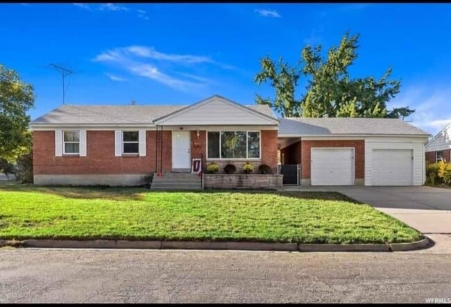 property at 985 Maple St