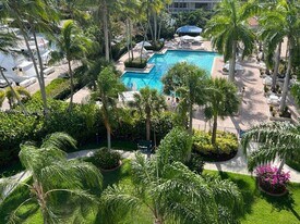 3610 Yacht Club Dr in Aventura, FL - Building Photo - Building Photo