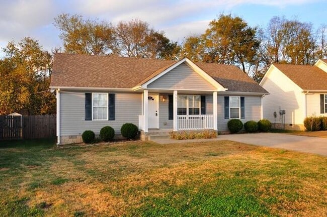 571 Oakmont Dr in Clarksville, TN - Building Photo - Building Photo