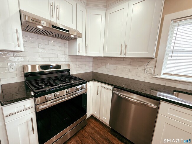 260 Robin St in Bridgeport, CT - Building Photo - Building Photo