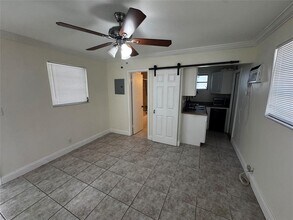 5050 NE 15th Ave in Fort Lauderdale, FL - Building Photo - Building Photo