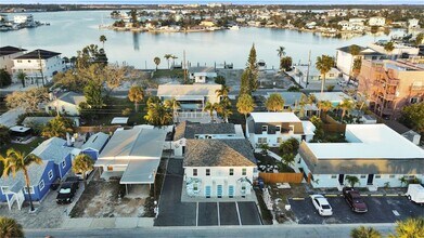 14135 Palm St in Madeira Beach, FL - Foto de edificio - Building Photo