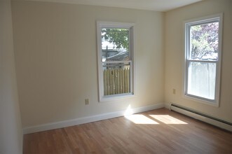 429 Central St in Manchester, NH - Building Photo - Building Photo