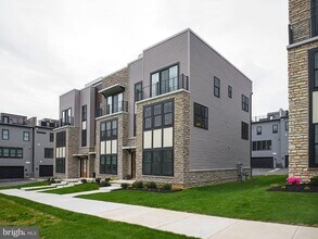 361 Horseshoe Trail in Newtown Square, PA - Building Photo - Building Photo
